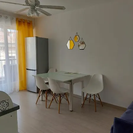 Cozy Lemon 公寓 芒通